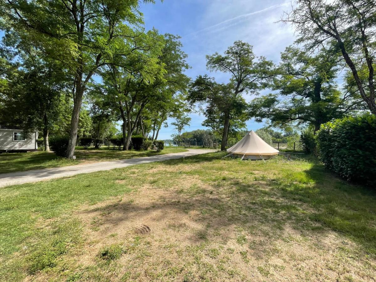 Camping Les Portes De Sancerre Saint-Satur Esterno foto